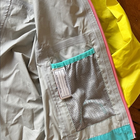 Patagonia Teal and Yellow Hooded Jacket - Picture 4 of 5